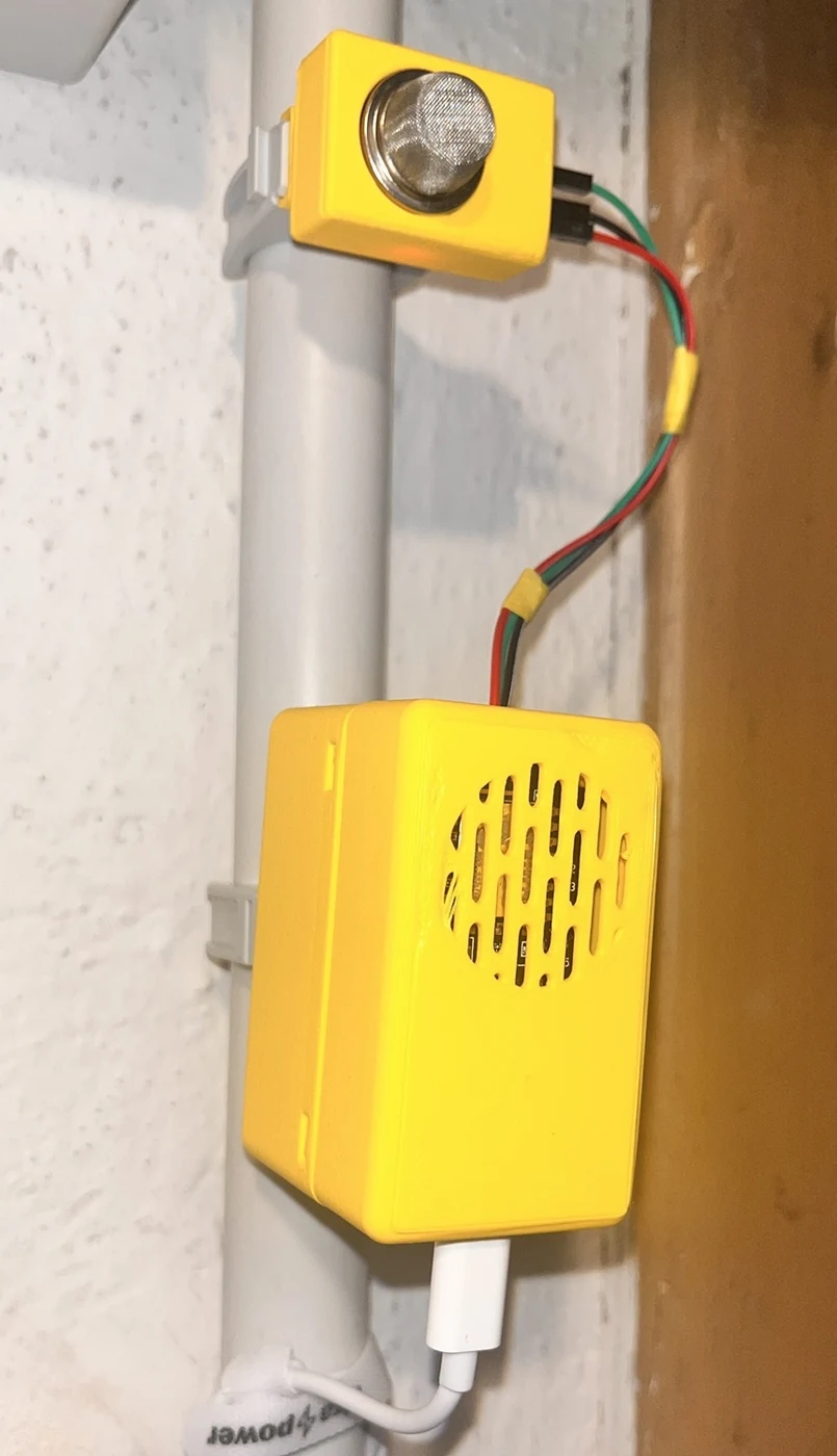 Detektor plynu v reálné instalaci